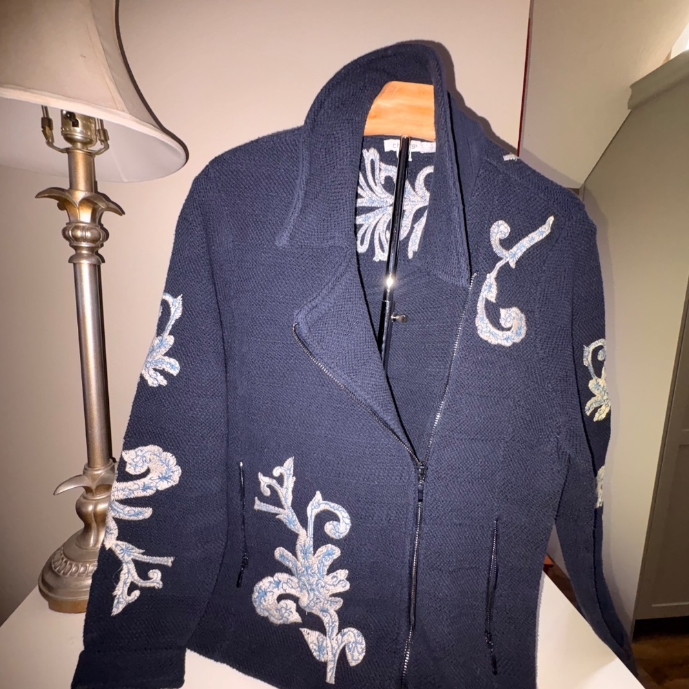 Chicos Dress Navy Jacket with appliqué details and front zip and zip pockets